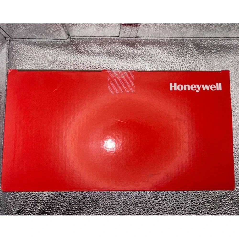 Honeywell‎ Performance HBD3PR2 IR Day/Night Indoor/Outdoor IP Bullet Camera 3MP